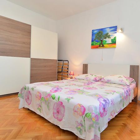 Apartments Gracijano 1724 Ližnjan Eksteriør bilde