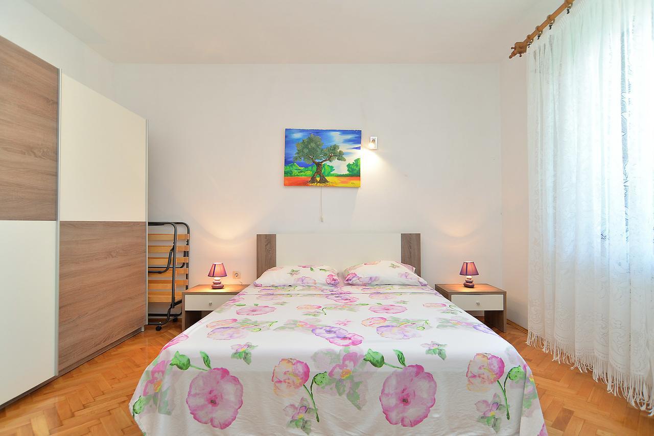 Apartments Gracijano 1724 Ližnjan Eksteriør bilde