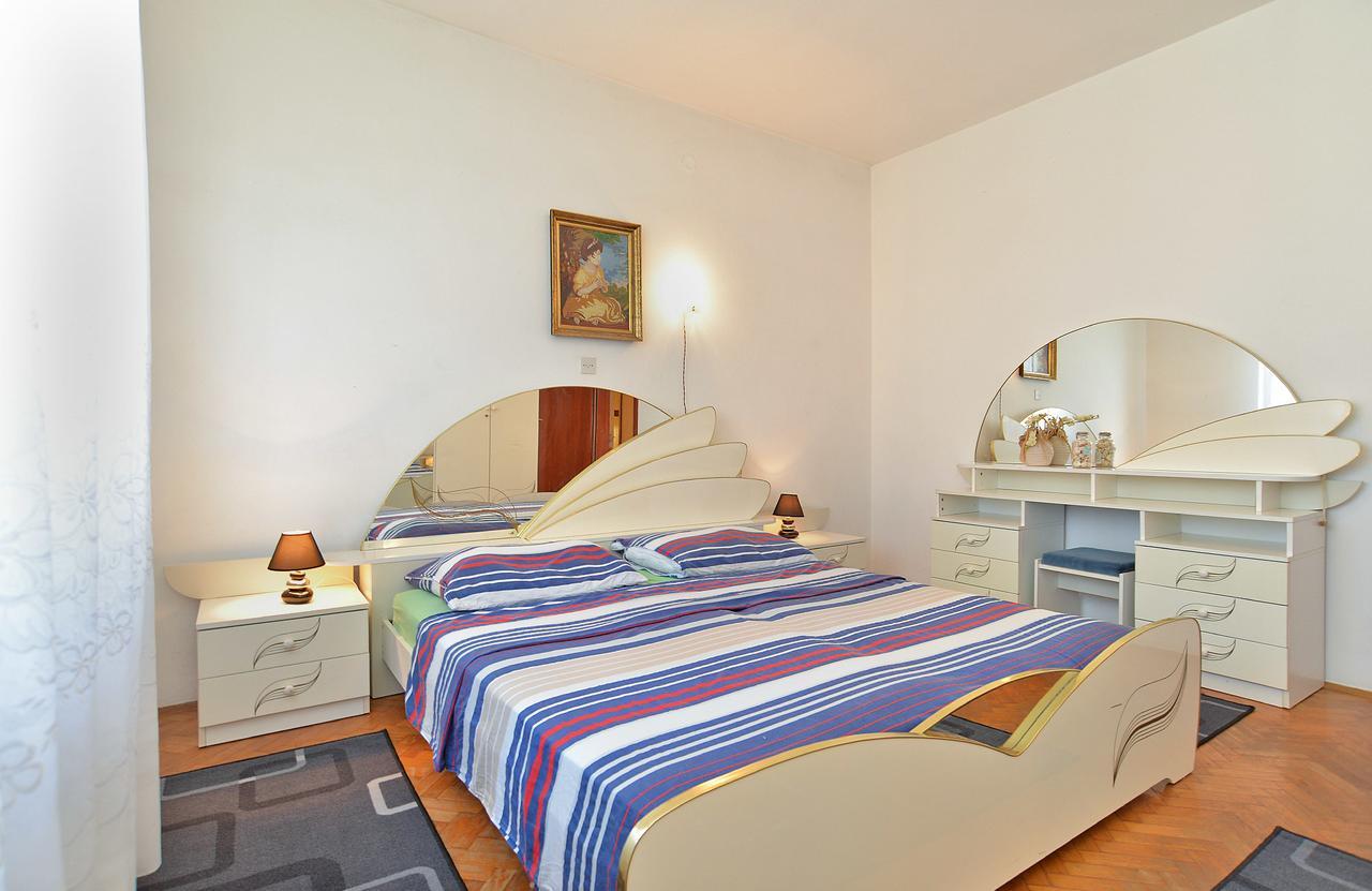 Apartments Gracijano 1724 Ližnjan Eksteriør bilde