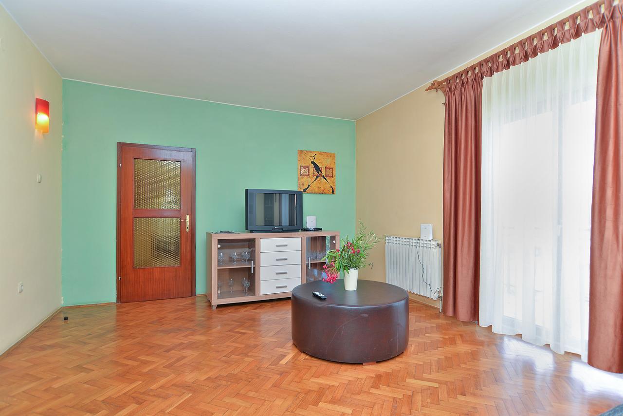 Apartments Gracijano 1724 Ližnjan Eksteriør bilde
