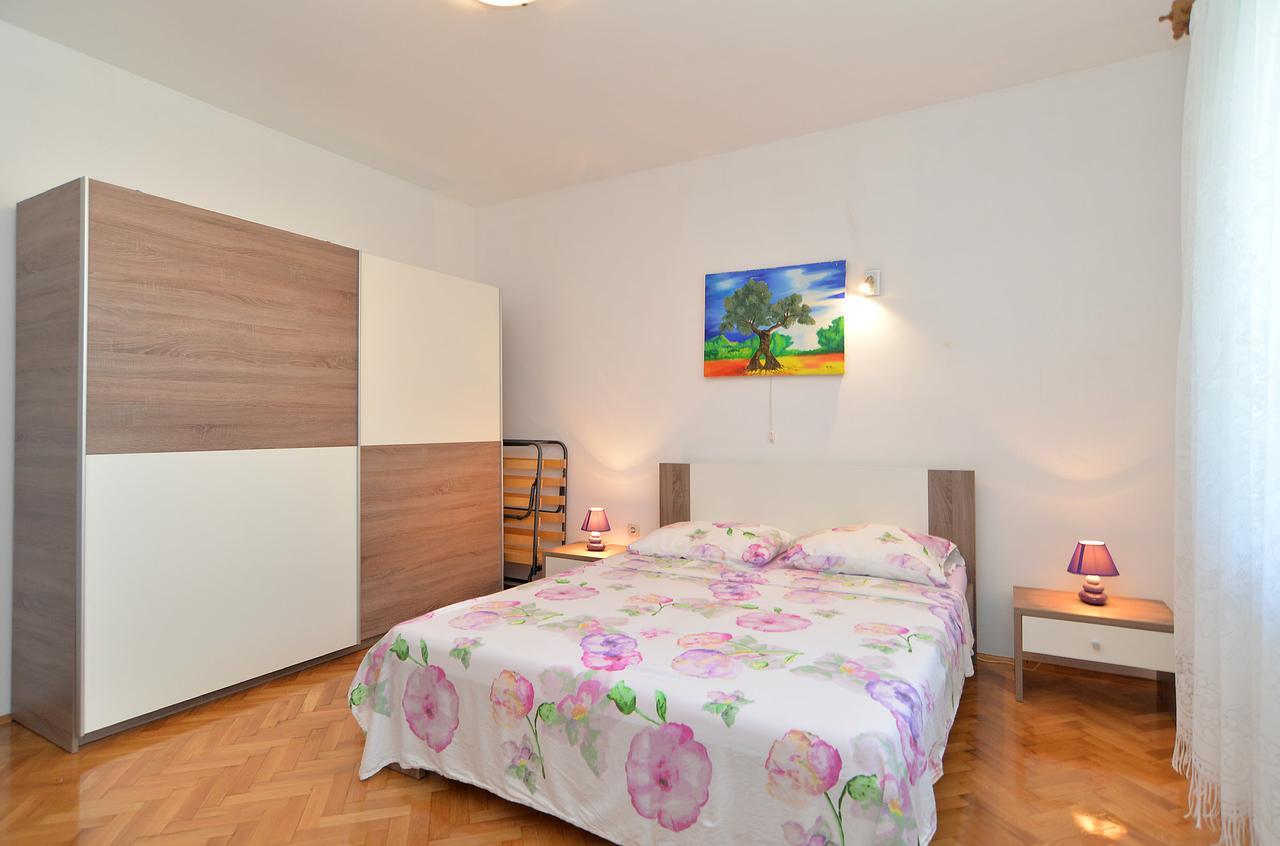 Apartments Gracijano 1724 Ližnjan Eksteriør bilde