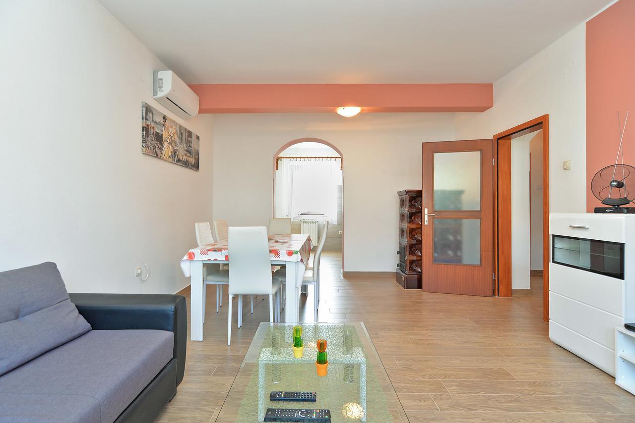 Apartments Gracijano 1724 Ližnjan Eksteriør bilde