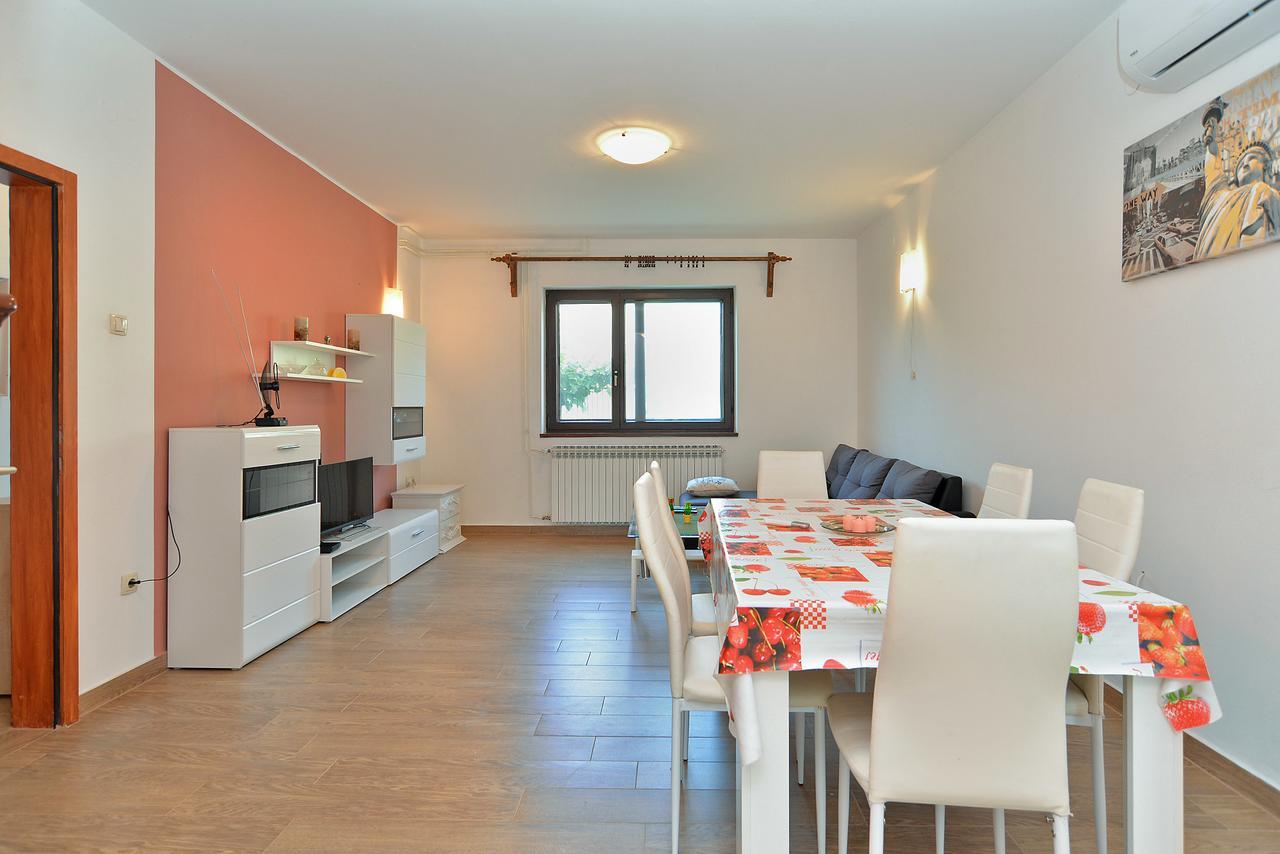 Apartments Gracijano 1724 Ližnjan Eksteriør bilde